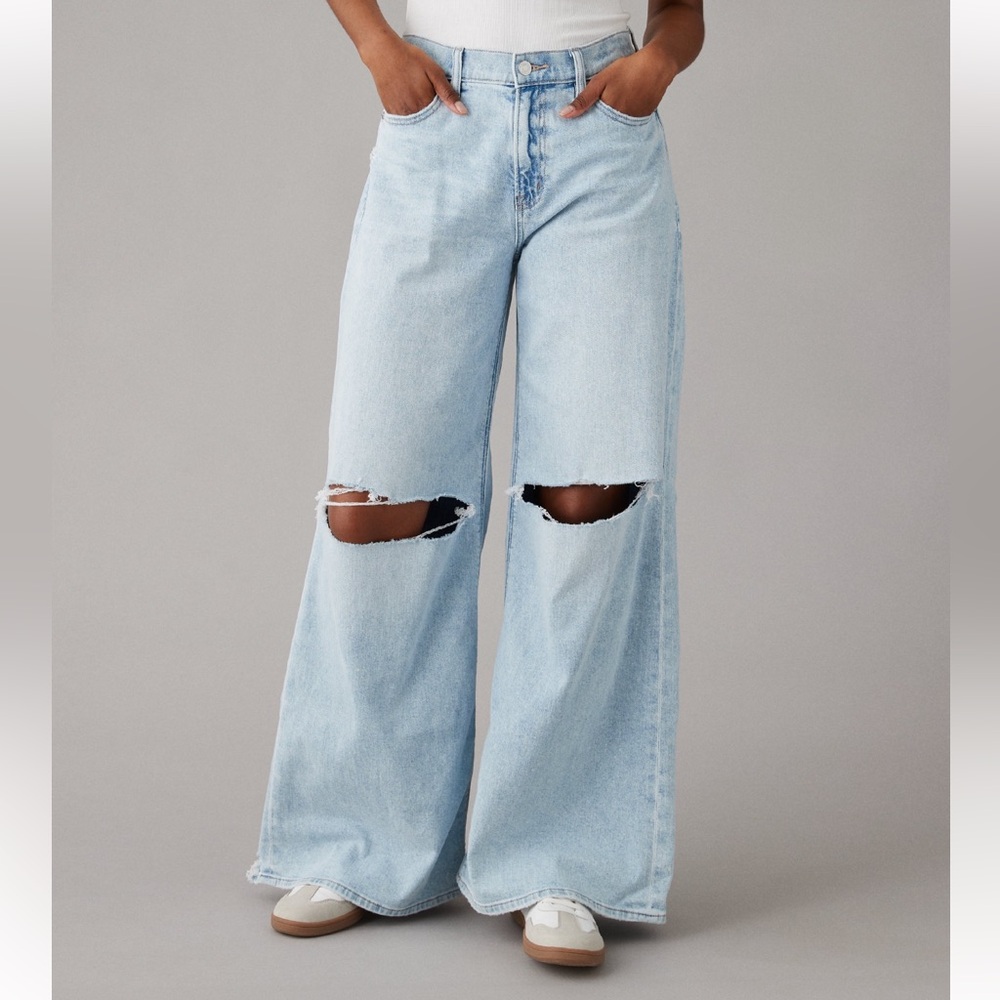 American Eagle Blue Extra High Rise Ultra  Wide-Leg Ripped Jeans LONG